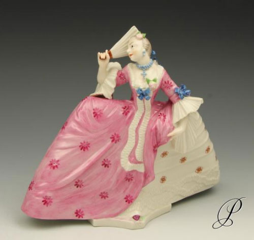 Nymphenburg Figur: Dame mit Reifrock