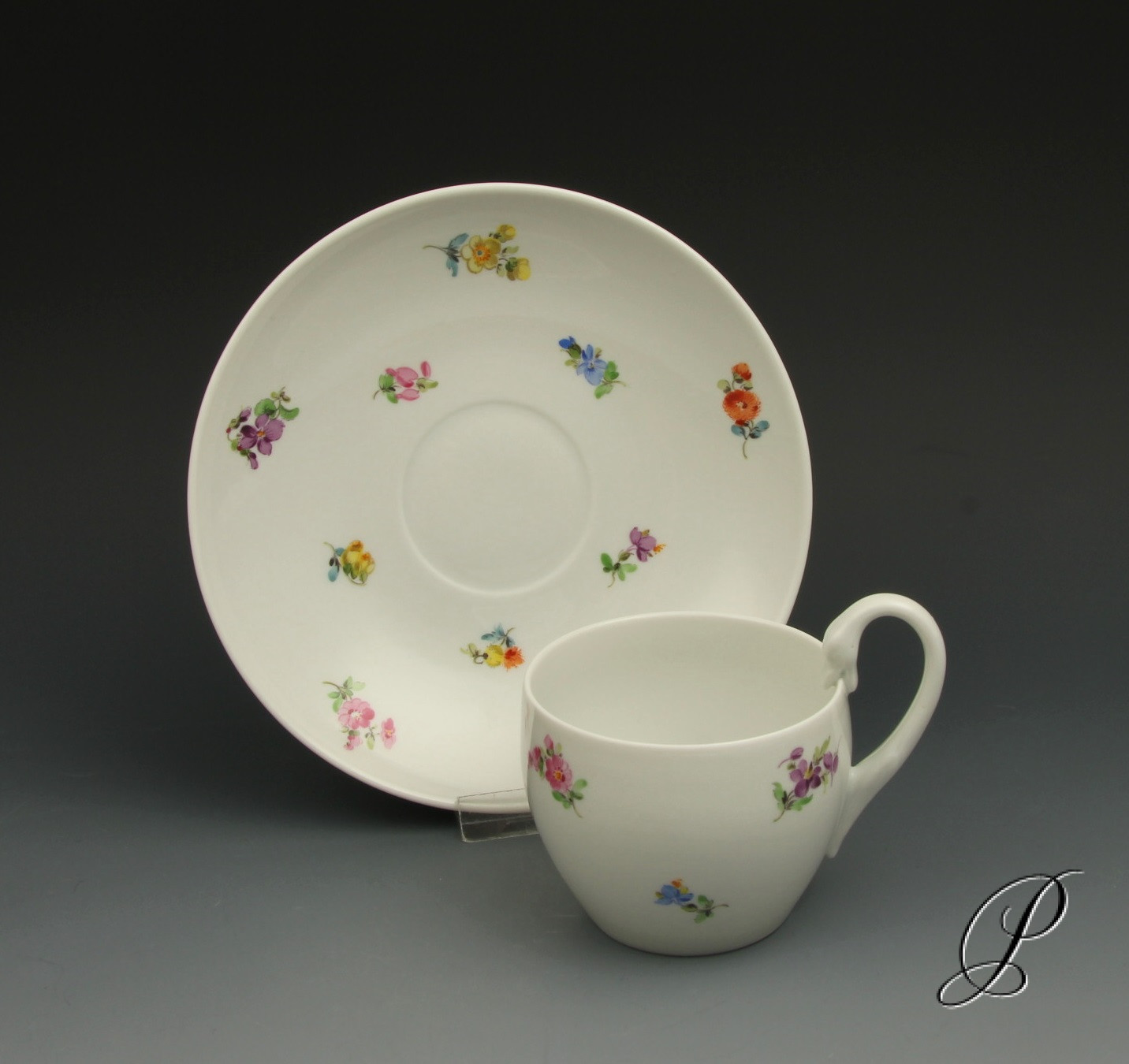 Kaffeegedeck (Nr.1) Meissen Streublume / Schwanenhals | Porzellan ... Kaffeegedeck (Nr.1) Meissen Streublume / Schwanenhals | Porzellan ...