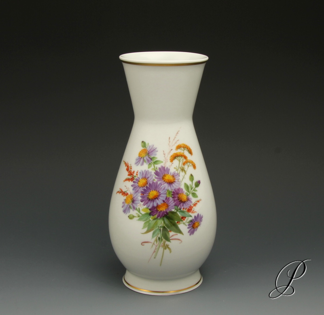 Vase Meissen 1.Wahl mit naturalistischer Blumenmalerei und