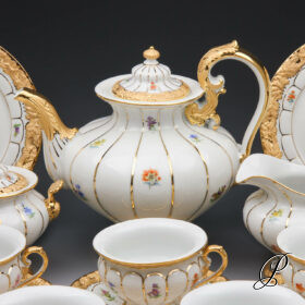 Prunk Teeservice Meissen X-Form mit Streublümchen