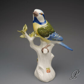 Vogel Meissen 1.Wahl " Blaumeise auf Stamm "