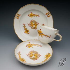 Kaffeegedeck Meissen Drachen gelb und Gold schattiert