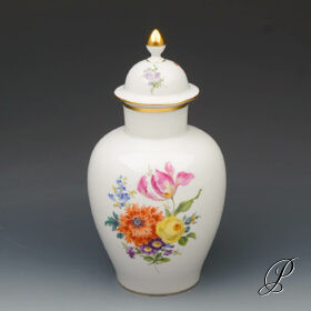 Deckelvase Meissen 1.Wahl mit großen traumhaften Blumenbukett