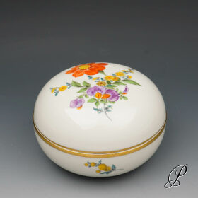 Dose Meissen im Dekor Blume3