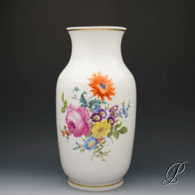 große Vase Meissen mit traumhaften Blumenbukett