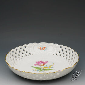 NP# 690,- EUR Durchbruchschale Meissen 1.Wahl im Dekor Blume2