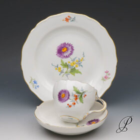 3 tlg. Kaffeegedeck Meissen 1.Wahl im Dekor Blume2