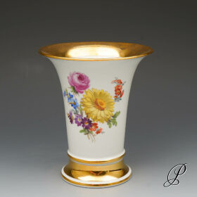 Vase Meissen 1.Wahl um 1900 Jhd mit zwei Blumenbuketts