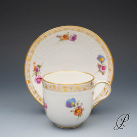 Kaffeegedeck  KPM Berlin mit Blumenmalerei und Goldzierkante