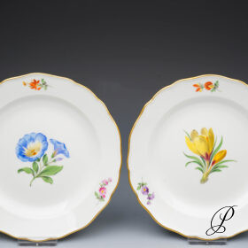 2 Kuchenteller Blume1 Meissen