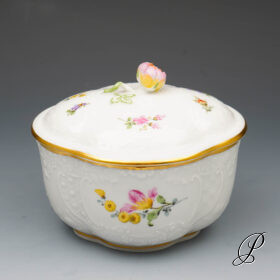 Zuckerdose Meissen im Dekor Blume2