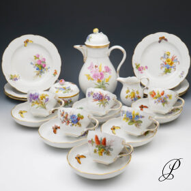 Traumhaftes Kaffeeservice Meissen 1.Wahl naturalistische Blumenmalerei mit Schmetterling