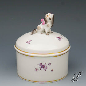 seltene Dose Meissen mit einem kleinen Cavalier King Charles Spaniel