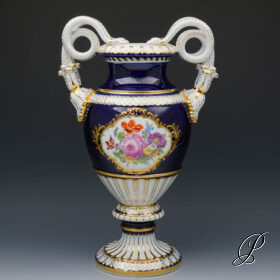 große Schlangenhenkelvase Meissen 1.Wahl mit Blumenbukett - eindrucksvolles Kunstwerk