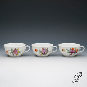 3 Teetassen Nymphenburg mit Blumenmalerei