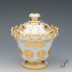 traumhafte große Prunkdose /  Bonboniere Meissen um 1820 Jhd.