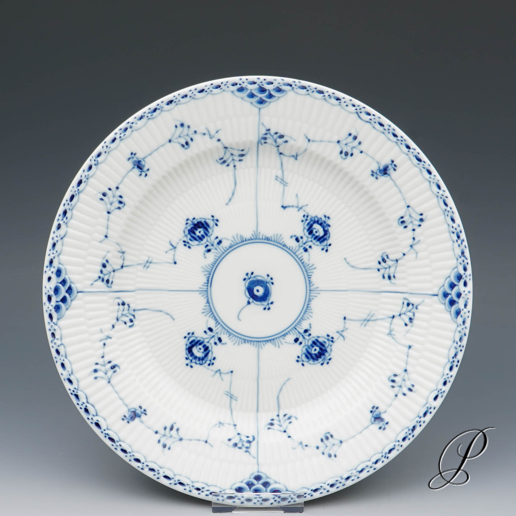 Speiseteller Royal Copenhagen Musselmalet Halbspitz
