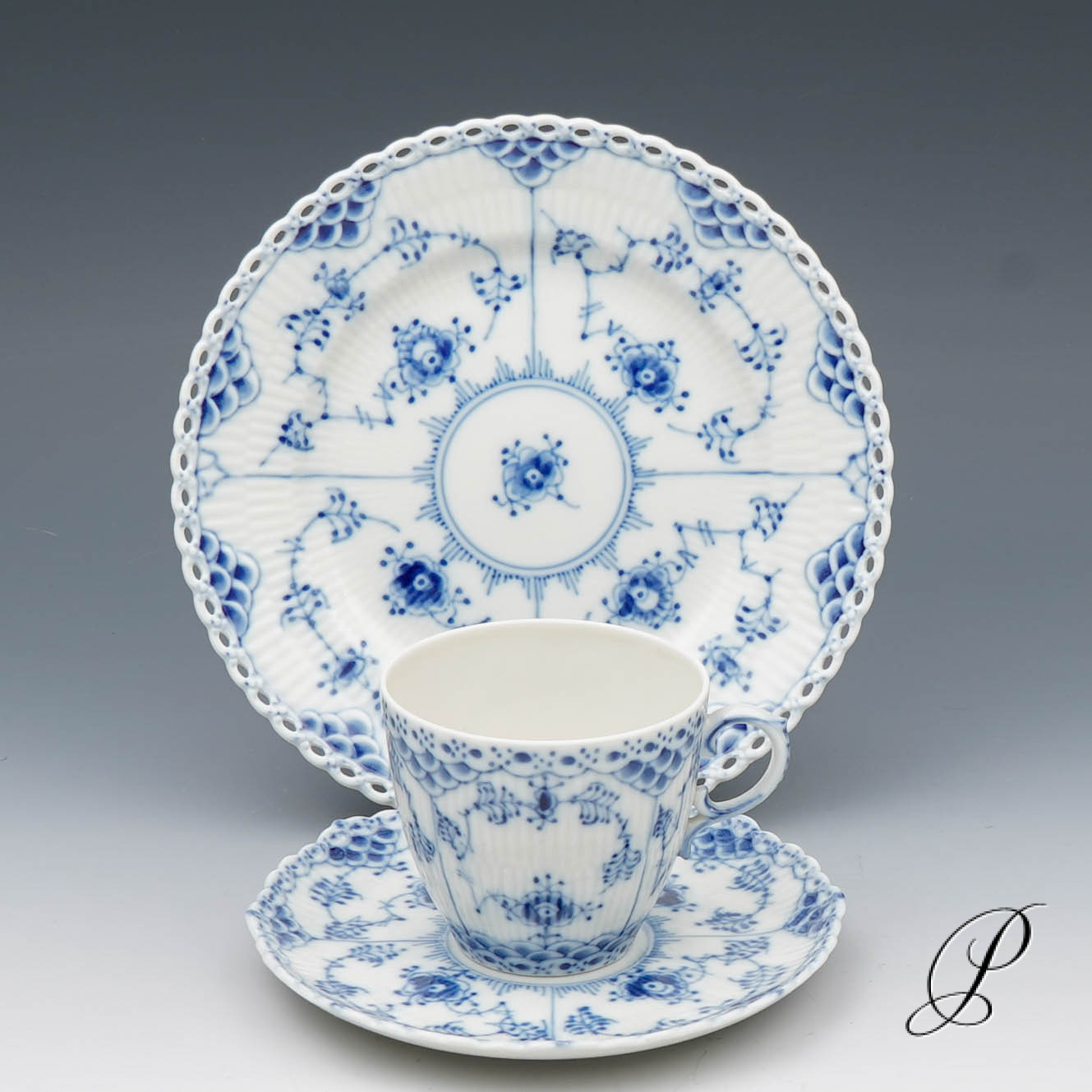 Kaffeegedeck Royal Copenhagen Musselmalet Vollspitz