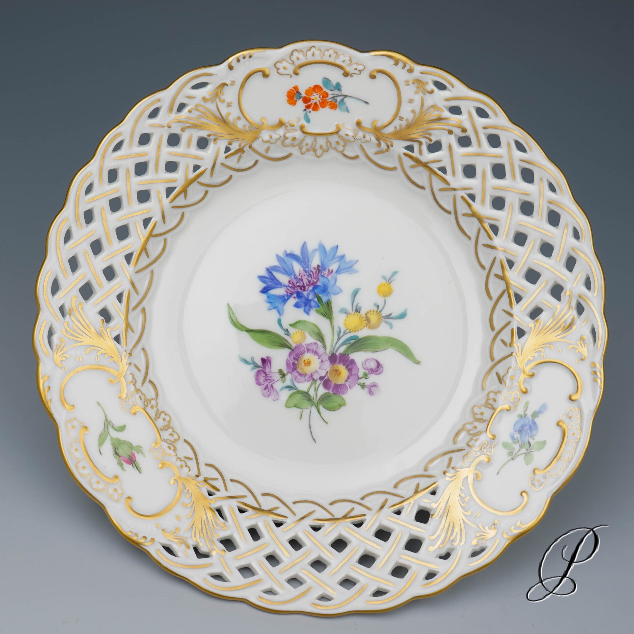 Durchbruchteller Meissen 1.Wahl Blume3 – Bild 6