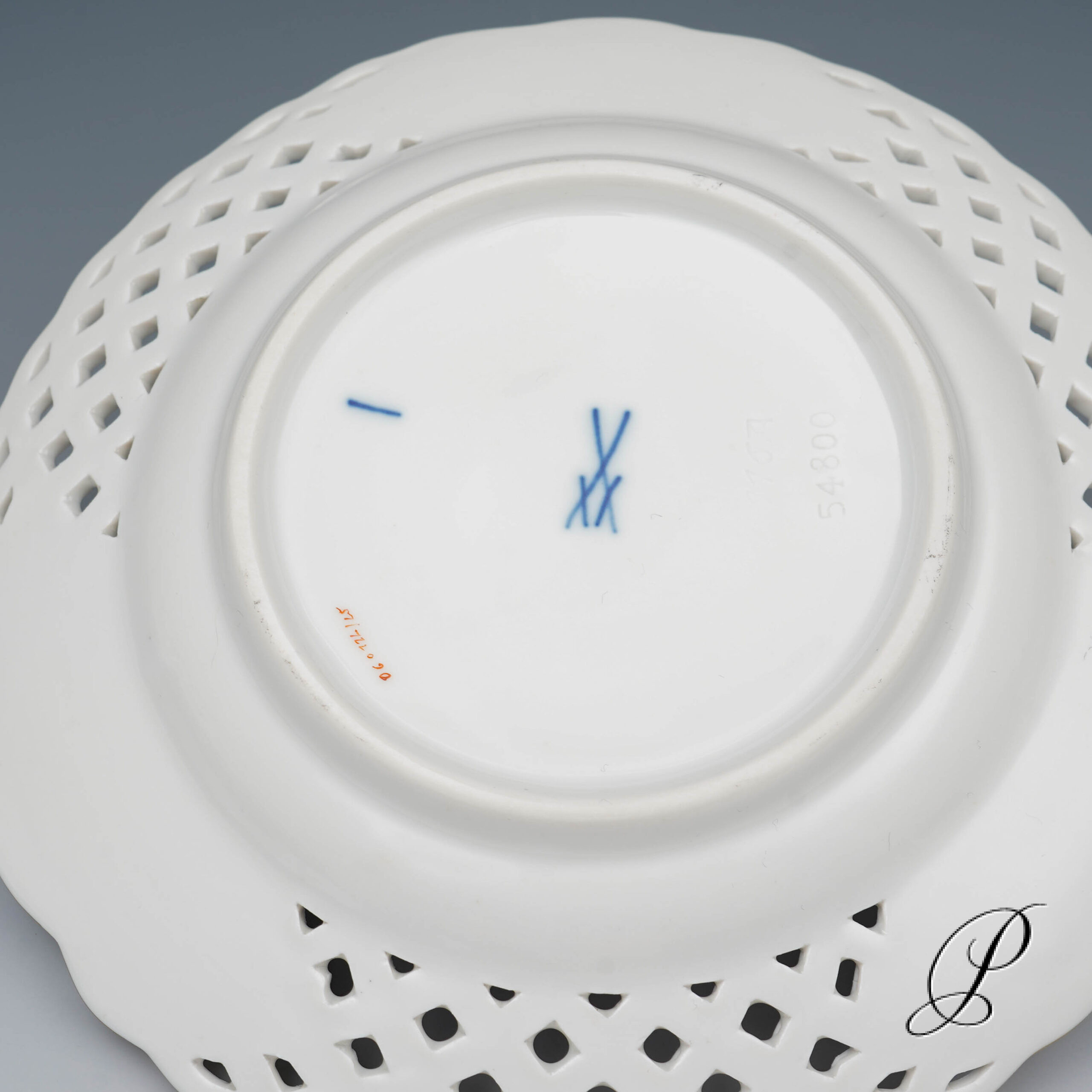 Durchbruchteller Meissen 1.Wahl Blume3 – Bild 7