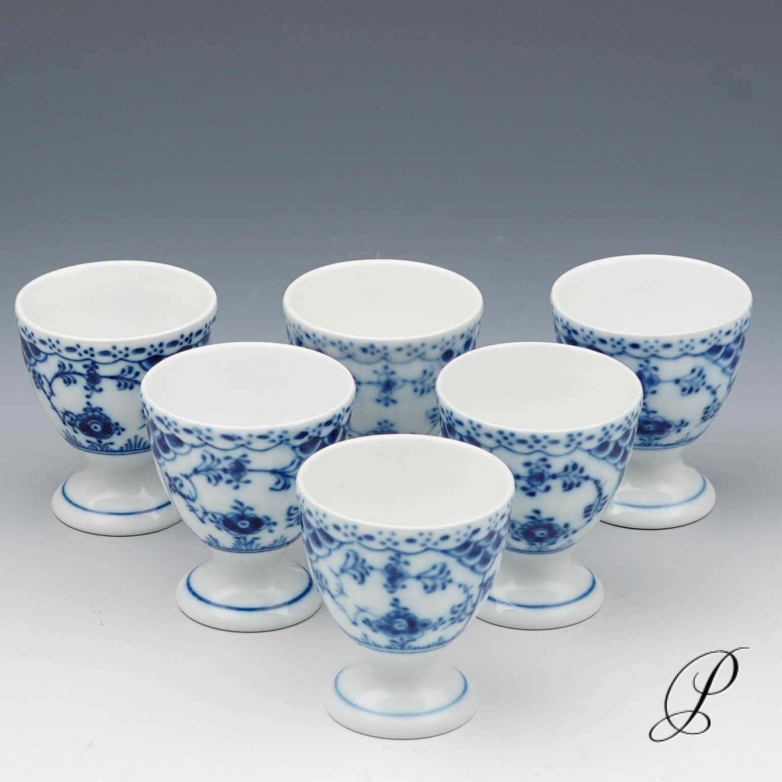 6 Eierbecher Royal Copenhagen Musselmalet Halbspitz – Bild 2