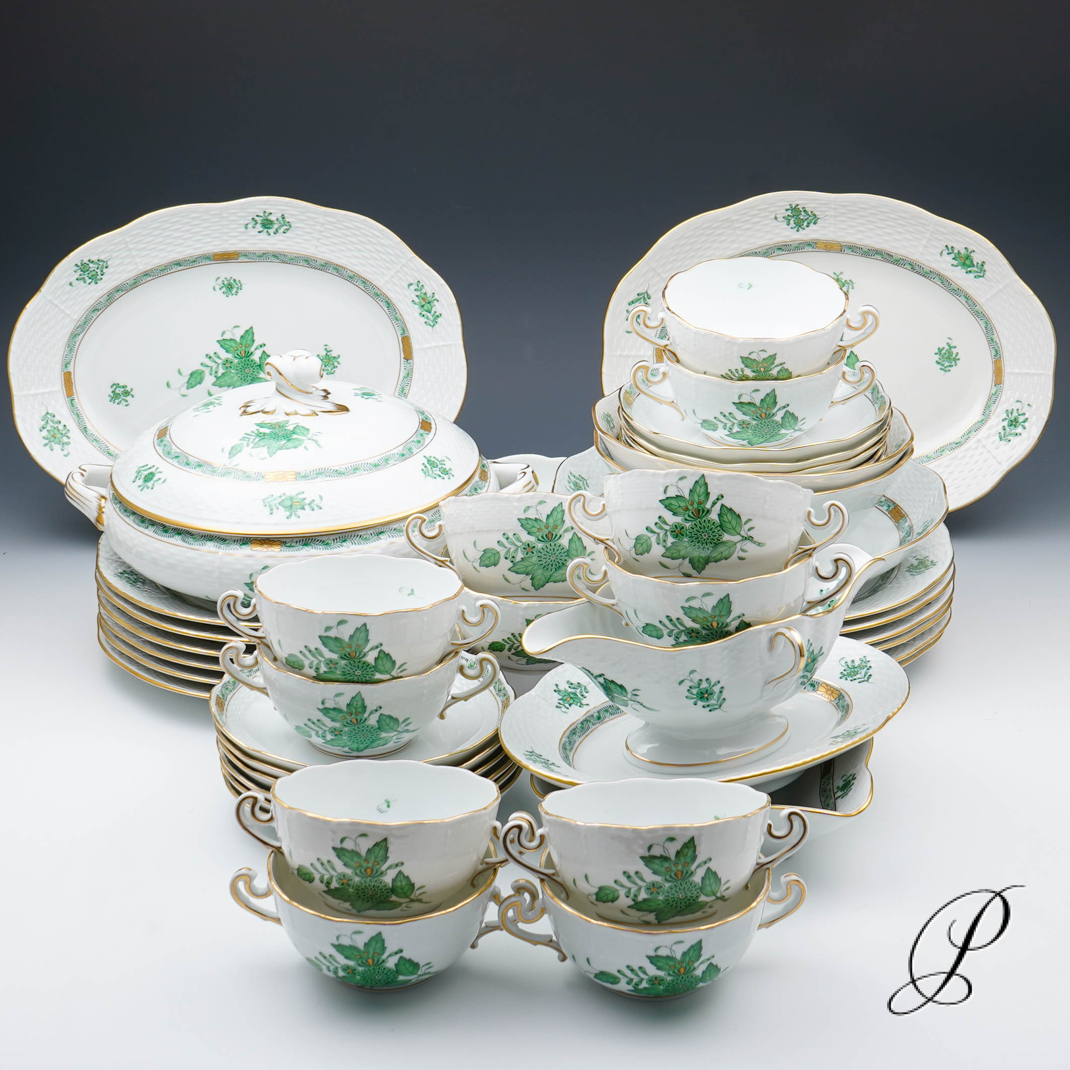 Speiseservice Herend im Dekor Apponyi grün für 12 Personen