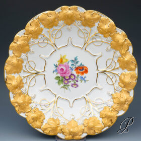 Prunkteller Meissen mit wunderschönem Blumenbukett