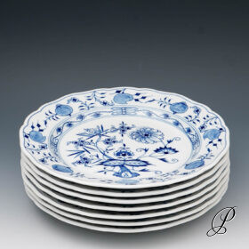 7 Speiseteller Meissen im Dekor Zwiebelmuster