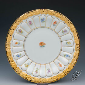 Kuchenschale Meissen 1.Wahl X-Form mit Streublümchen