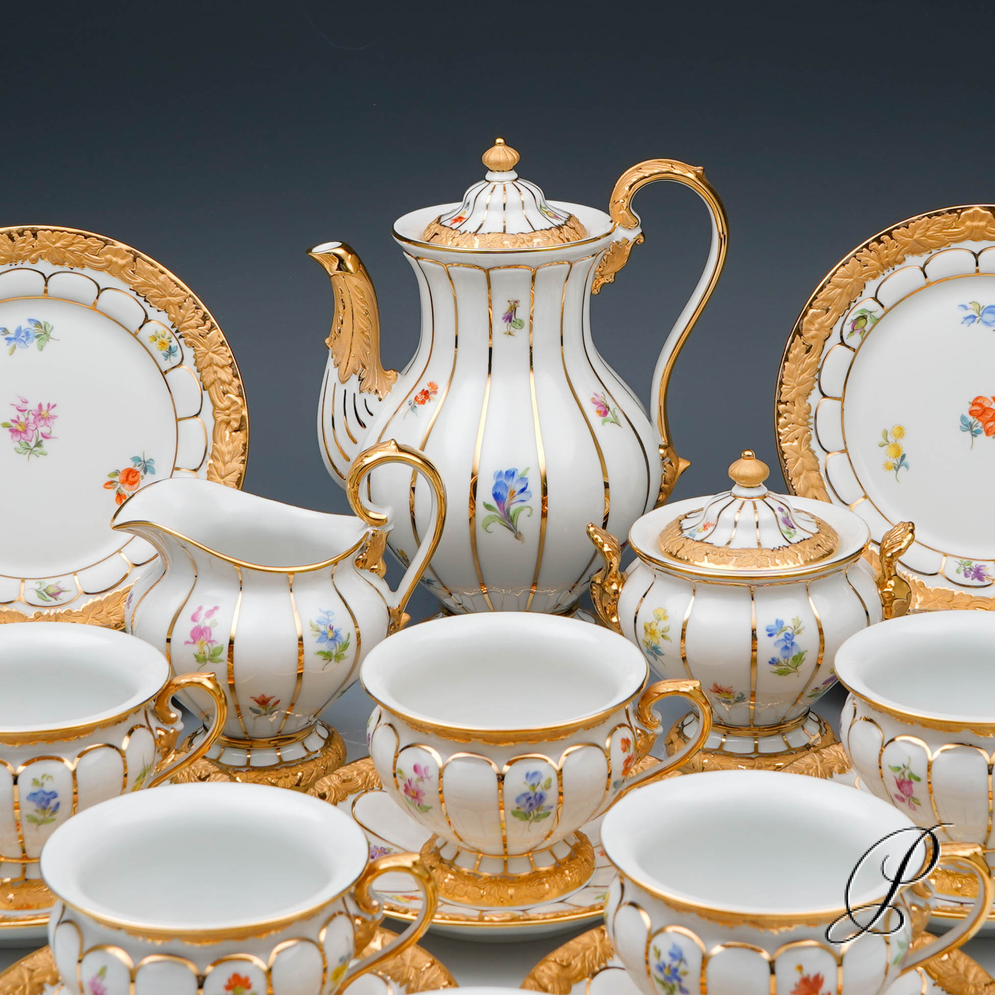 Prunk Mokkaservice Meissen 1.Wahl X-Form mit Streublümchen – Bild 3
