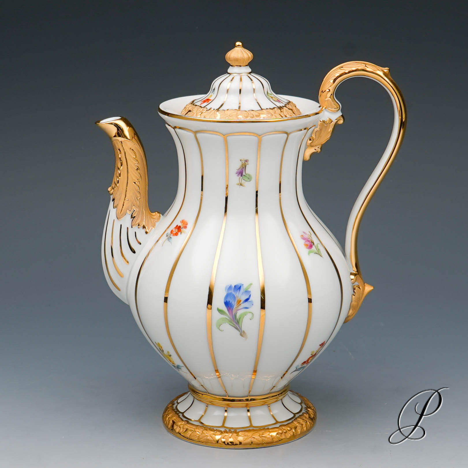 Prunk Mokkaservice Meissen 1.Wahl X-Form mit Streublümchen – Bild 4