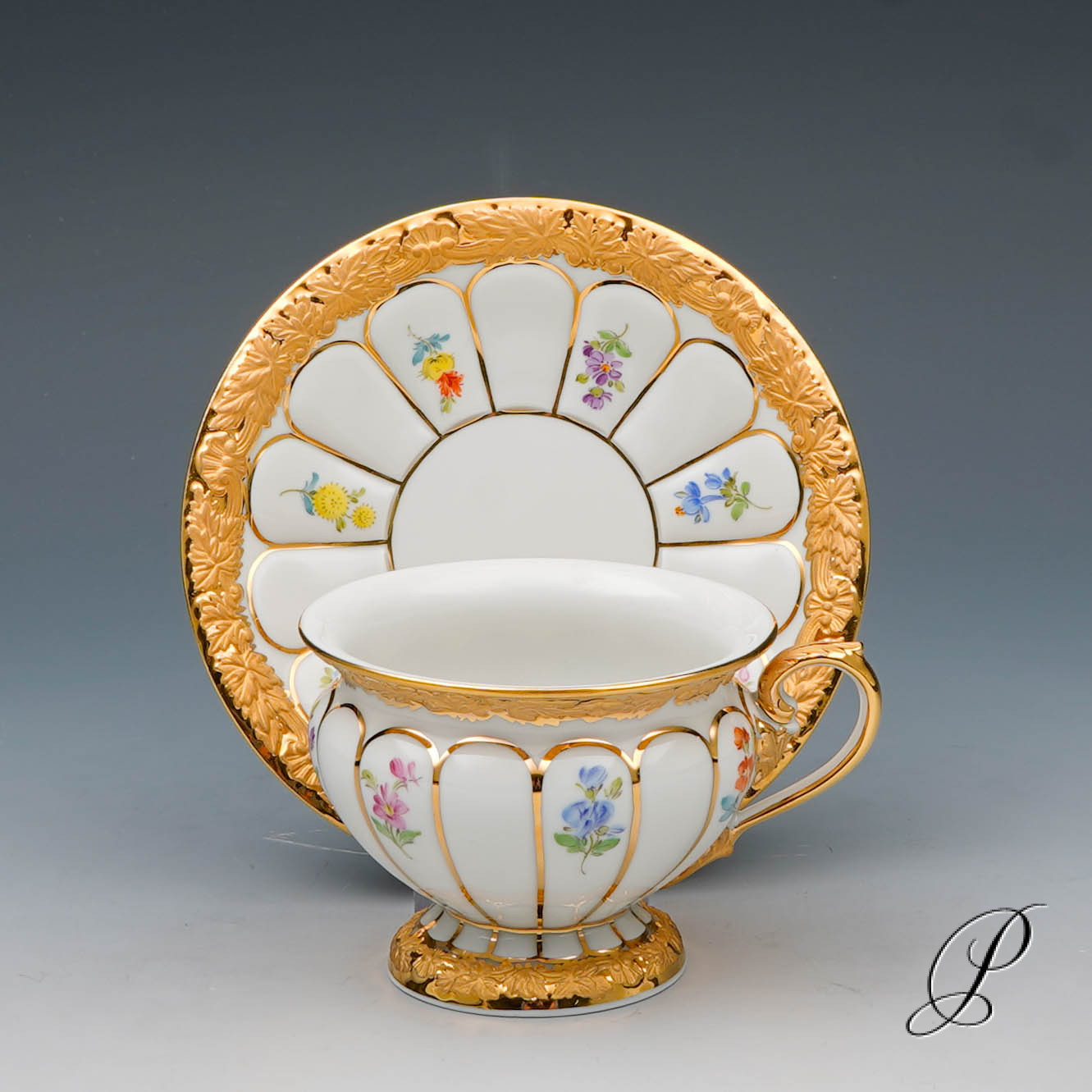 Prunk Mokkaservice Meissen 1.Wahl X-Form mit Streublümchen – Bild 15