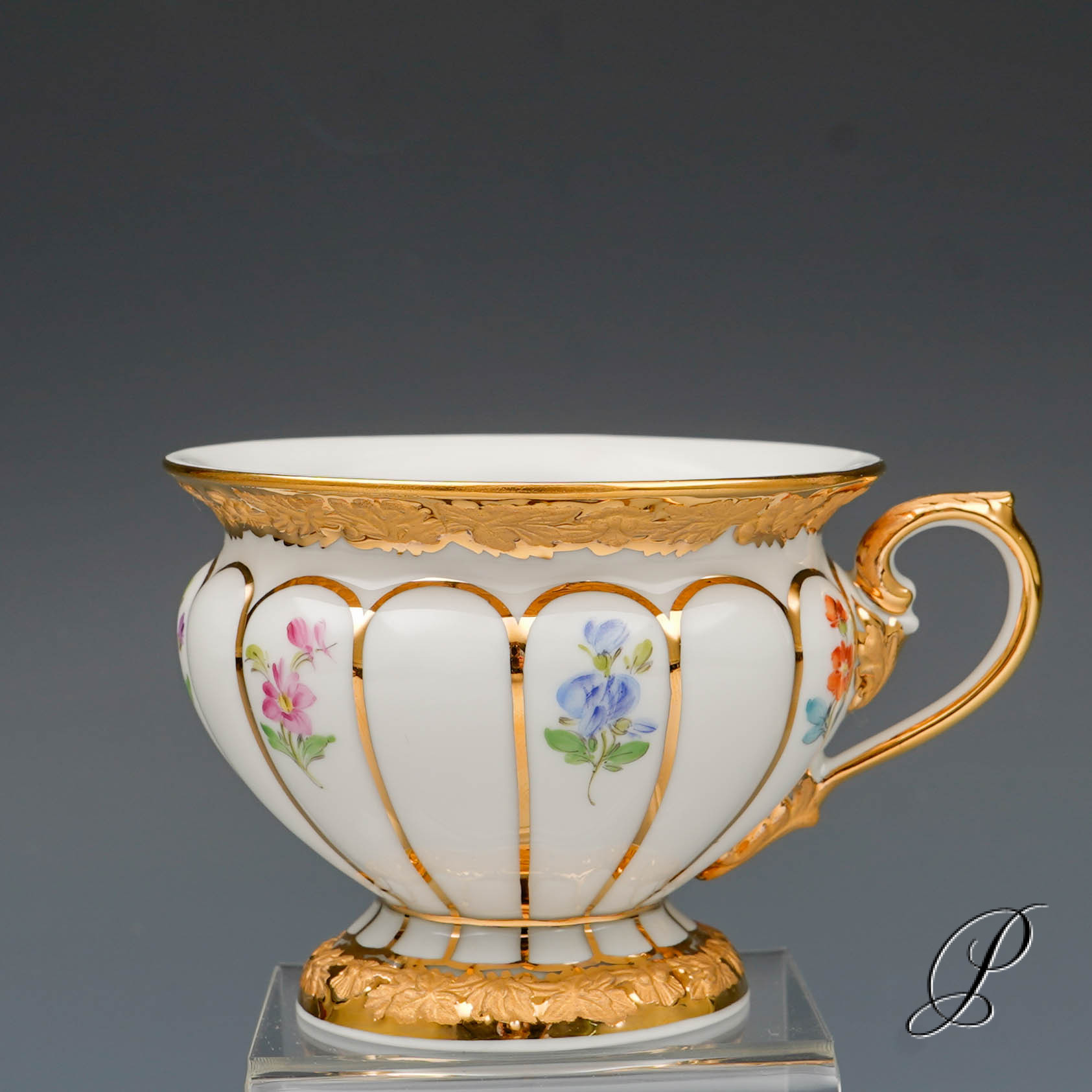 Prunk Mokkaservice Meissen 1.Wahl X-Form mit Streublümchen – Bild 17