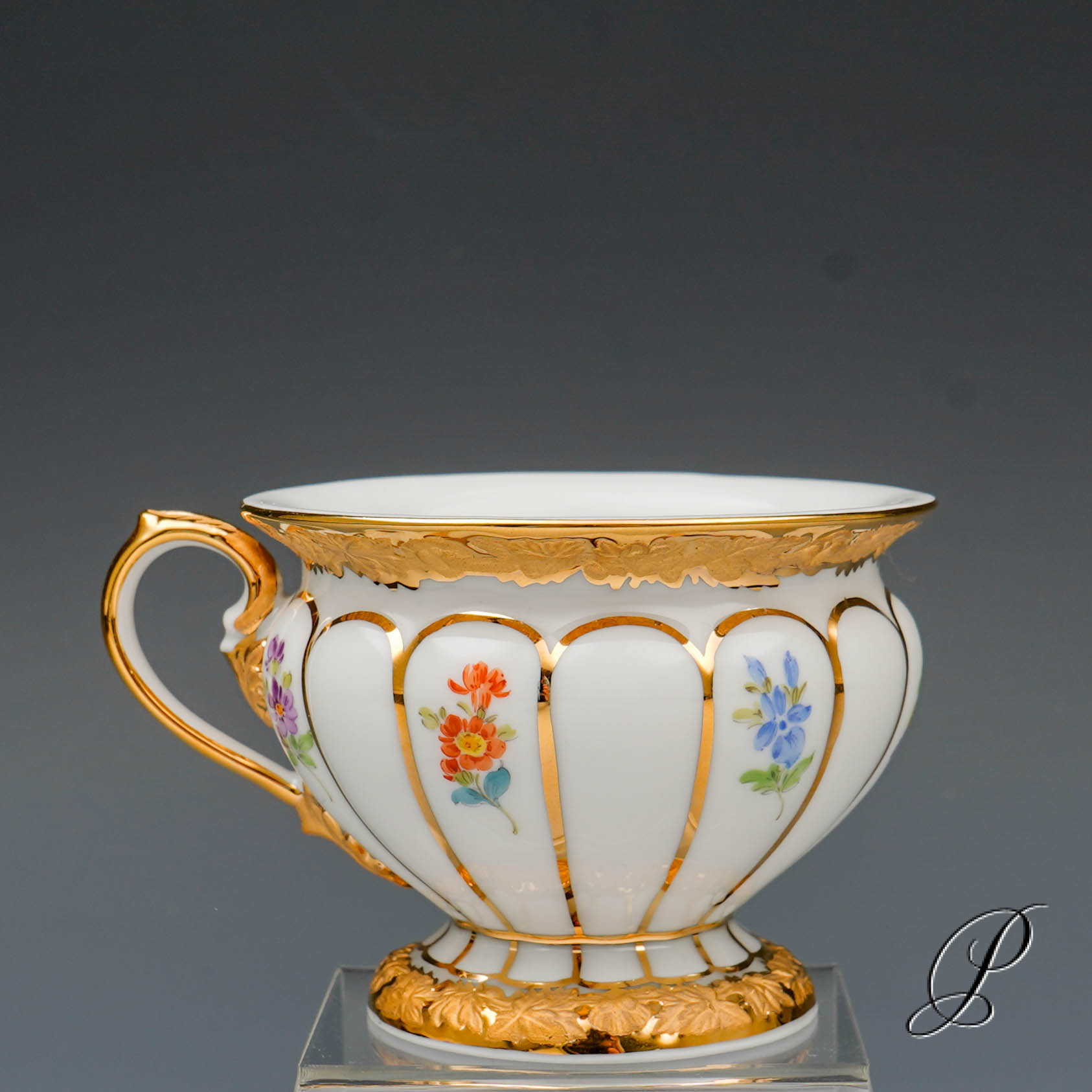 Prunk Mokkaservice Meissen 1.Wahl X-Form mit Streublümchen – Bild 28