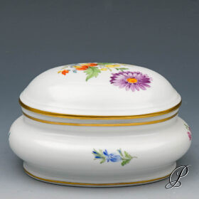 Dose Meissen 1.Wahl im Dekor Blume3