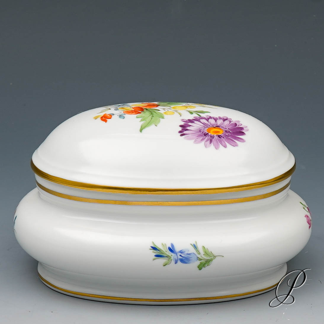 Dose Meissen 1.Wahl im Dekor Blume3