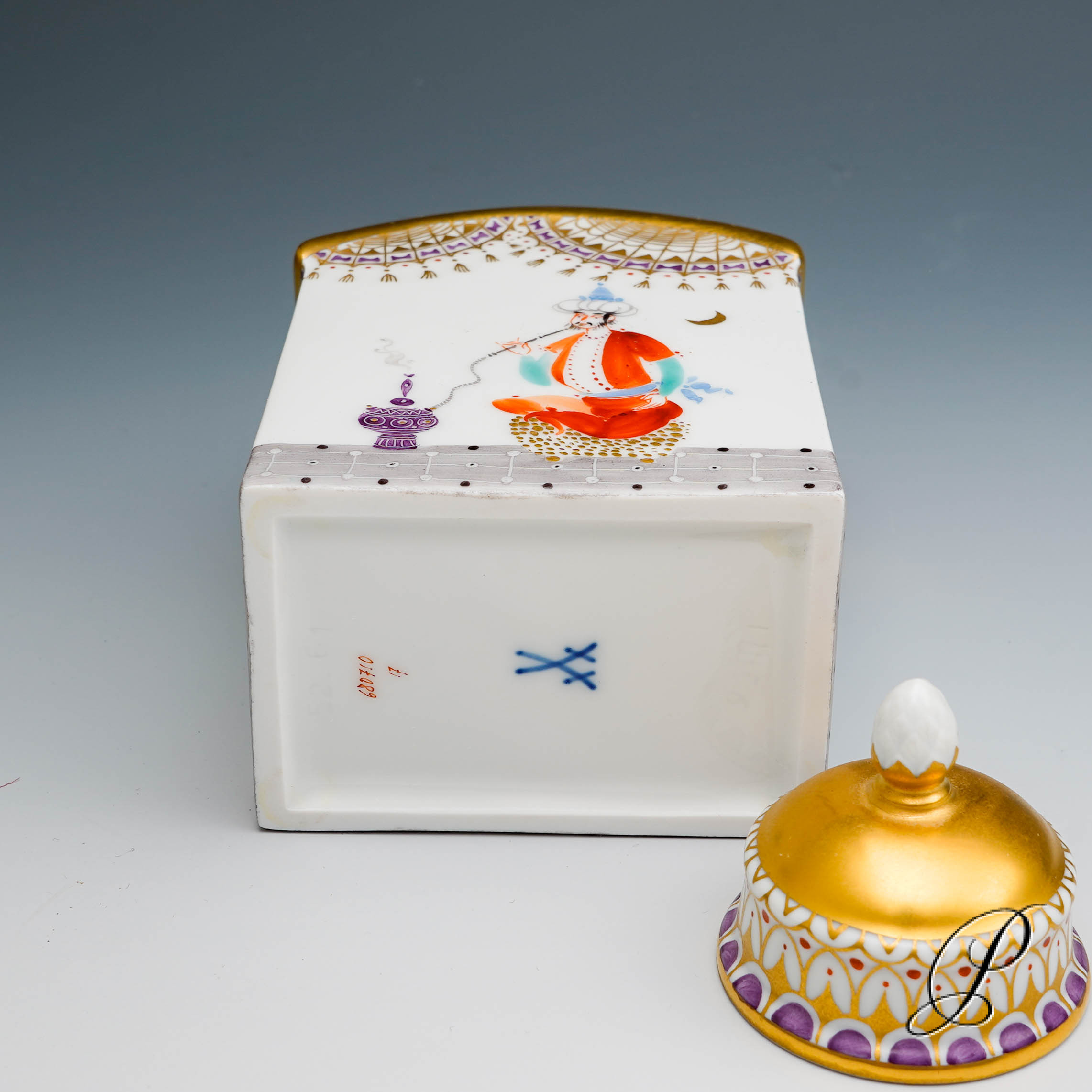 Meissen Teedose im Dekor 1001 Nacht von Prof. Heinz Werner – Bild 12