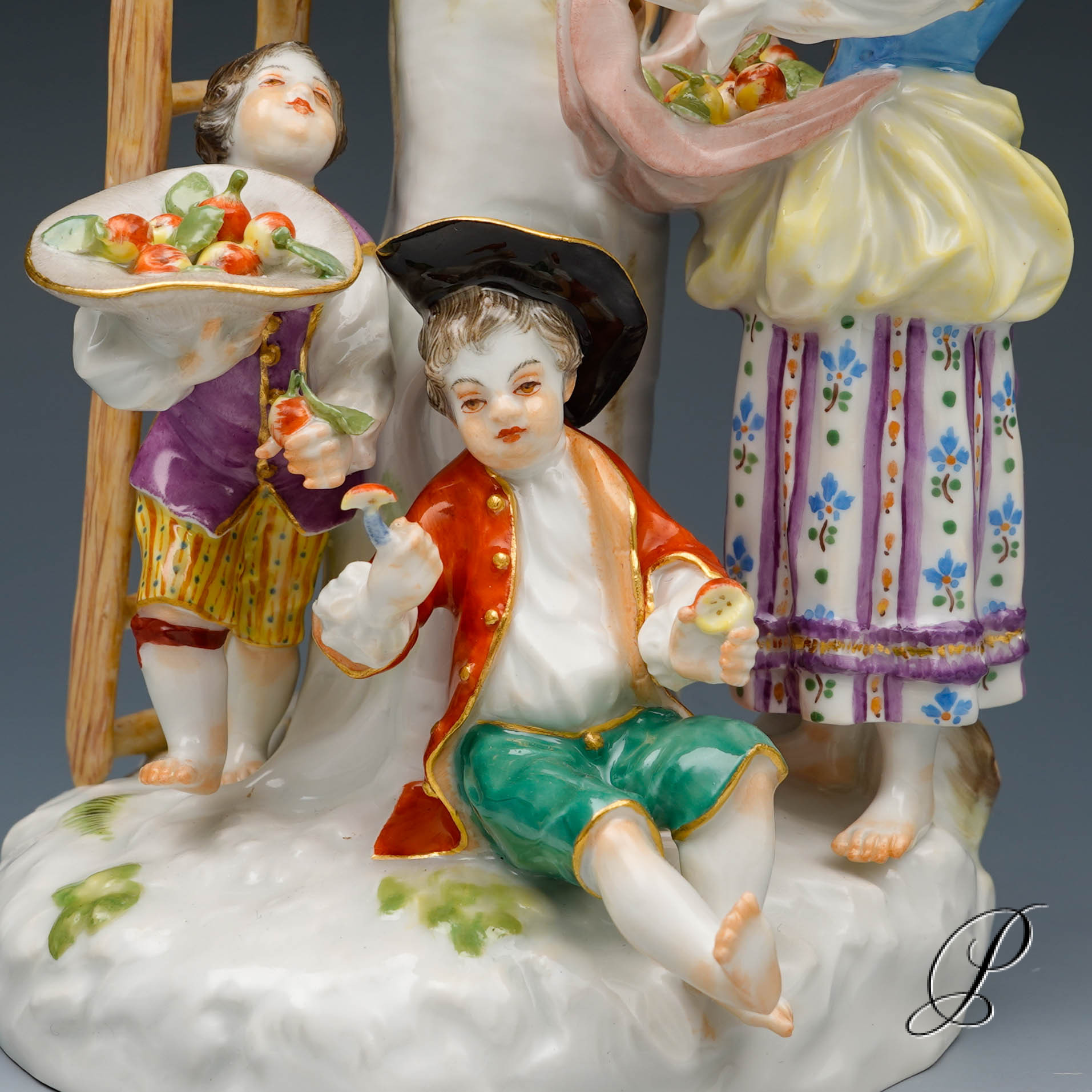 große Figurengruppe Meissen 1.Wahl " Apfelernte " – Bild 6