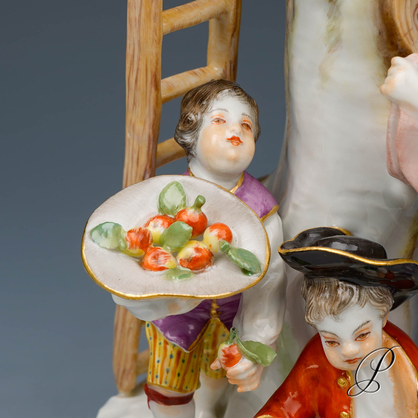 große Figurengruppe Meissen 1.Wahl " Apfelernte " – Bild 7