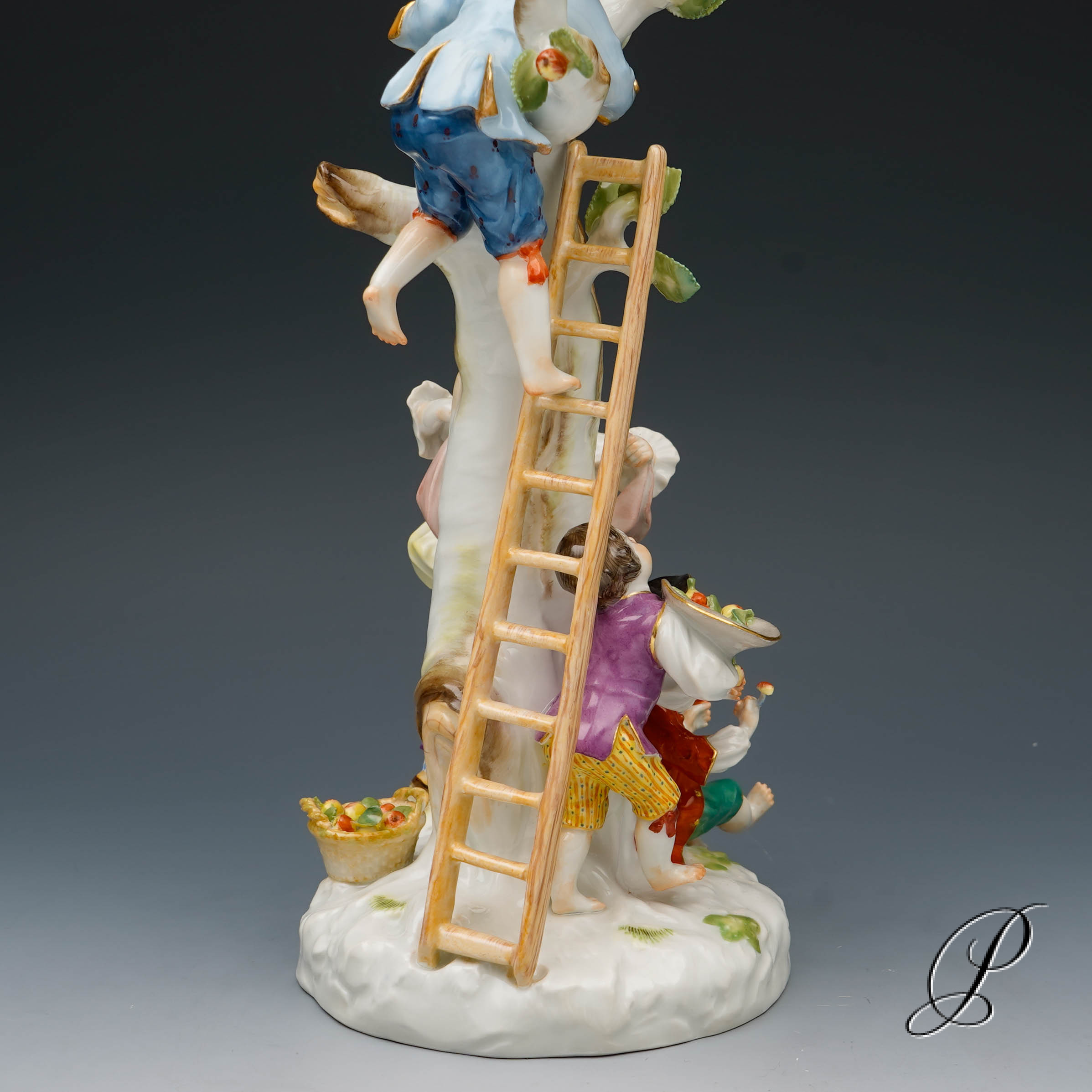 große Figurengruppe Meissen 1.Wahl " Apfelernte " – Bild 18