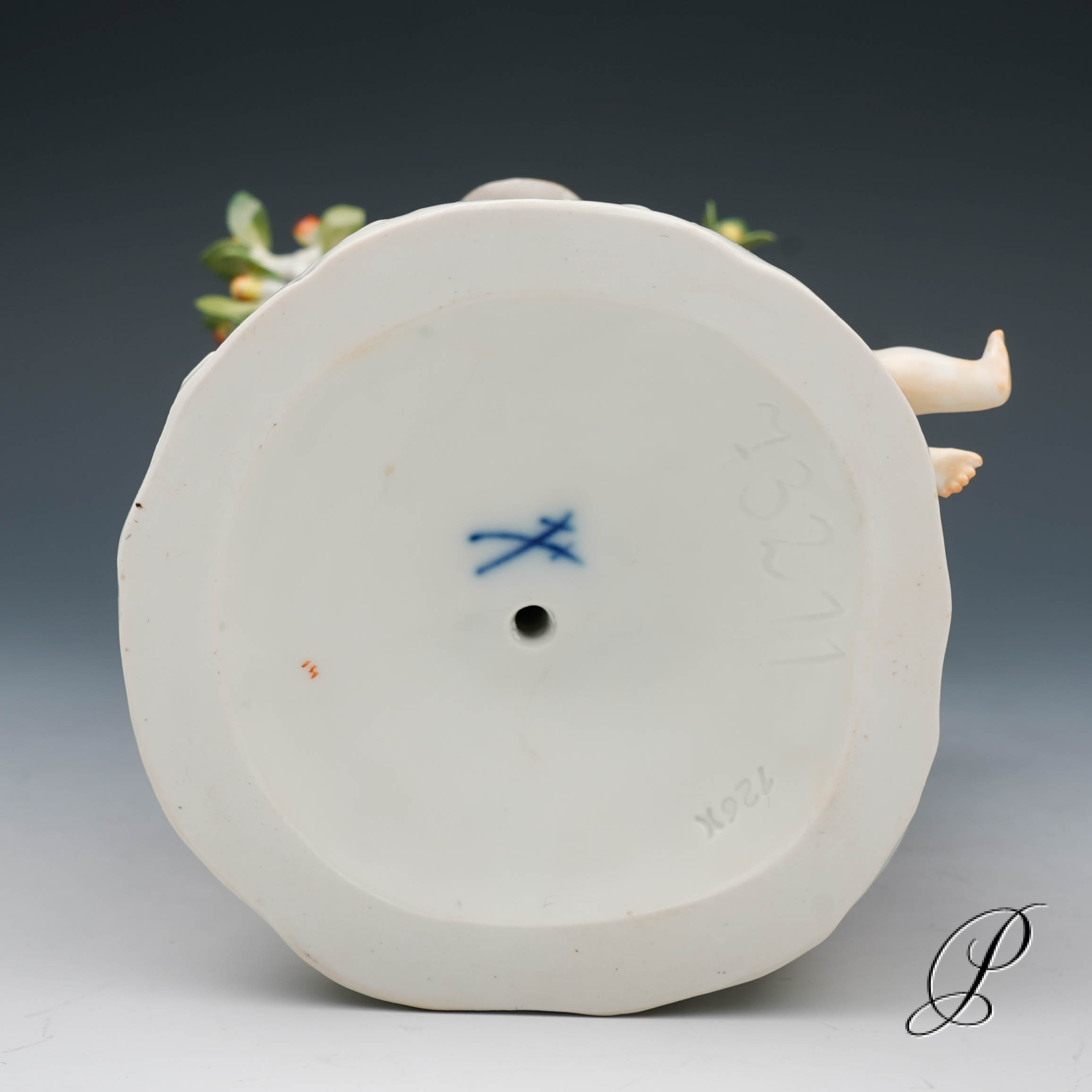 große Figurengruppe Meissen 1.Wahl " Apfelernte " – Bild 25