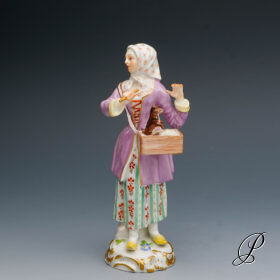 Meissen Pariser Ausrufer 1.Wahl Frau mit Murmeltier