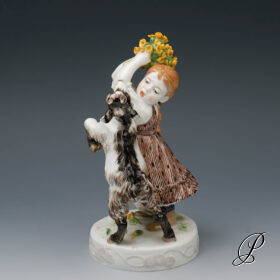 Meissen Jugendstil Figur 1.Wahl um 1910 Jhd. von Erich Hösel "Mädchen mit Ziege"