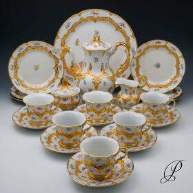 Prunk - Kaffeeservice Meissen B-Form mit Streublümchen