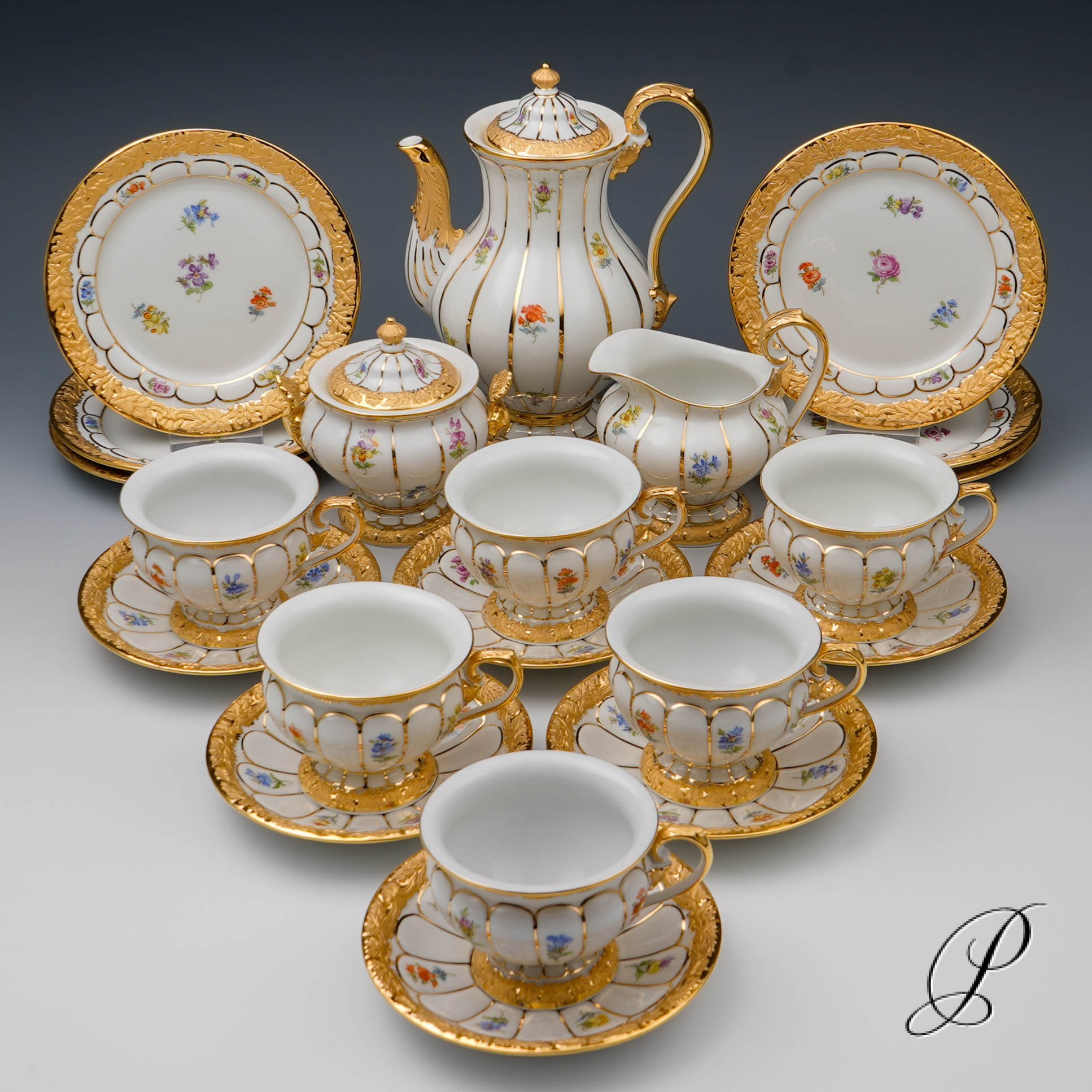 Prunk Mokkaservice Meissen 1.Wahl X-Form mit Streublümchen