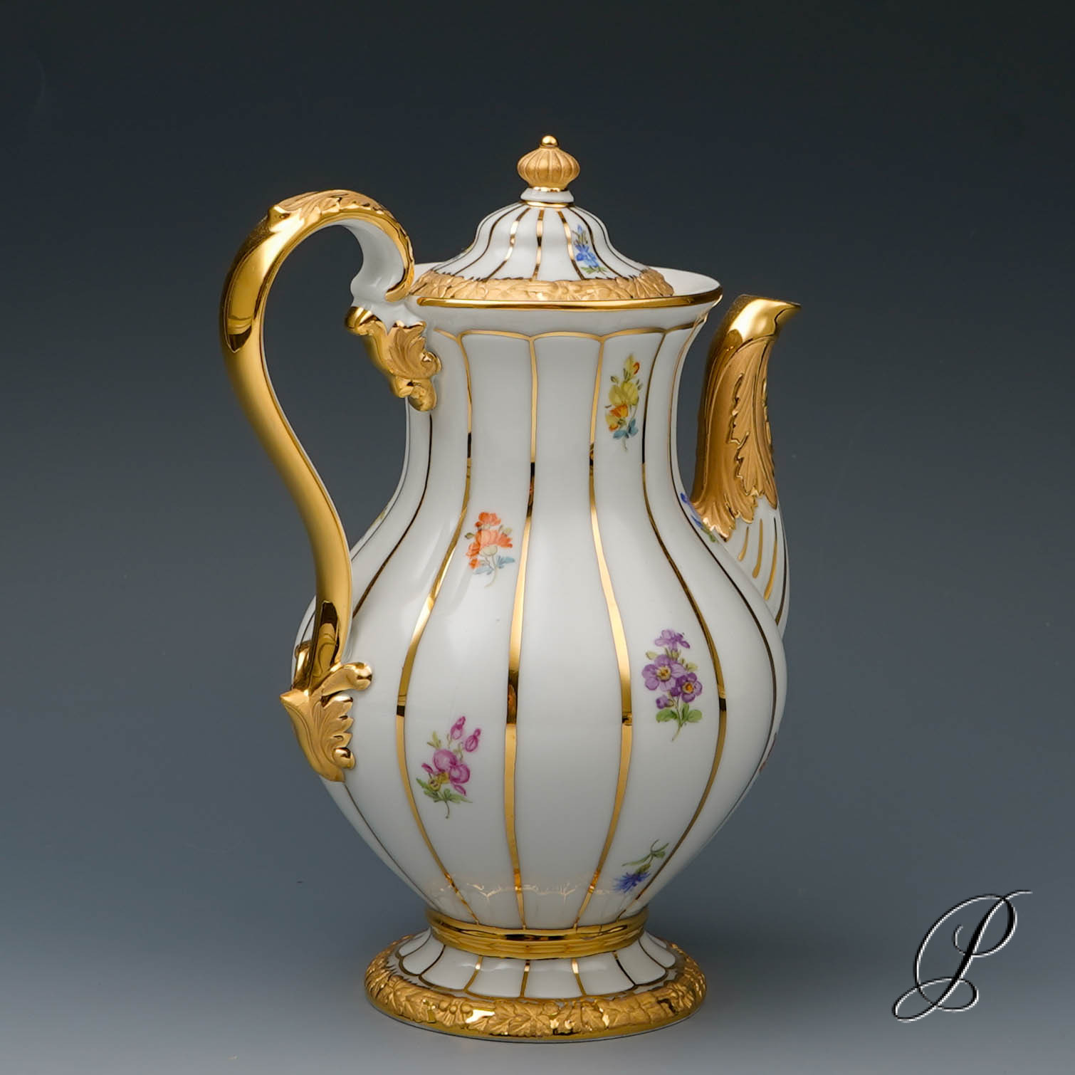 Prunk Mokkaservice Meissen 1.Wahl X-Form mit Streublümchen – Bild 6