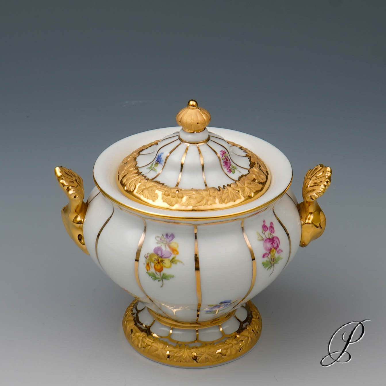 Prunk Mokkaservice Meissen 1.Wahl X-Form mit Streublümchen – Bild 12