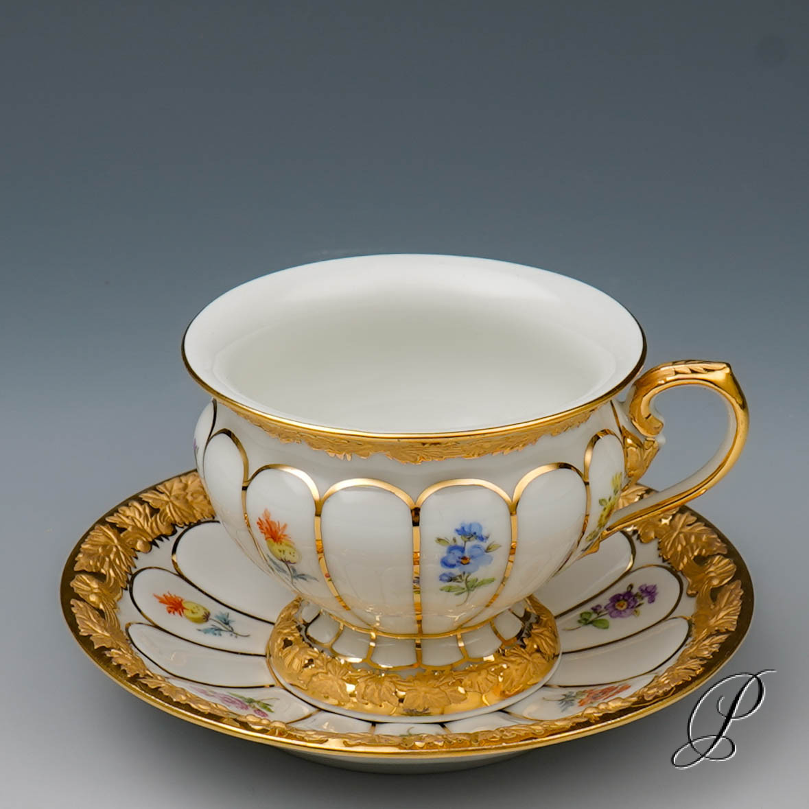 Prunk Mokkaservice Meissen 1.Wahl X-Form mit Streublümchen – Bild 19