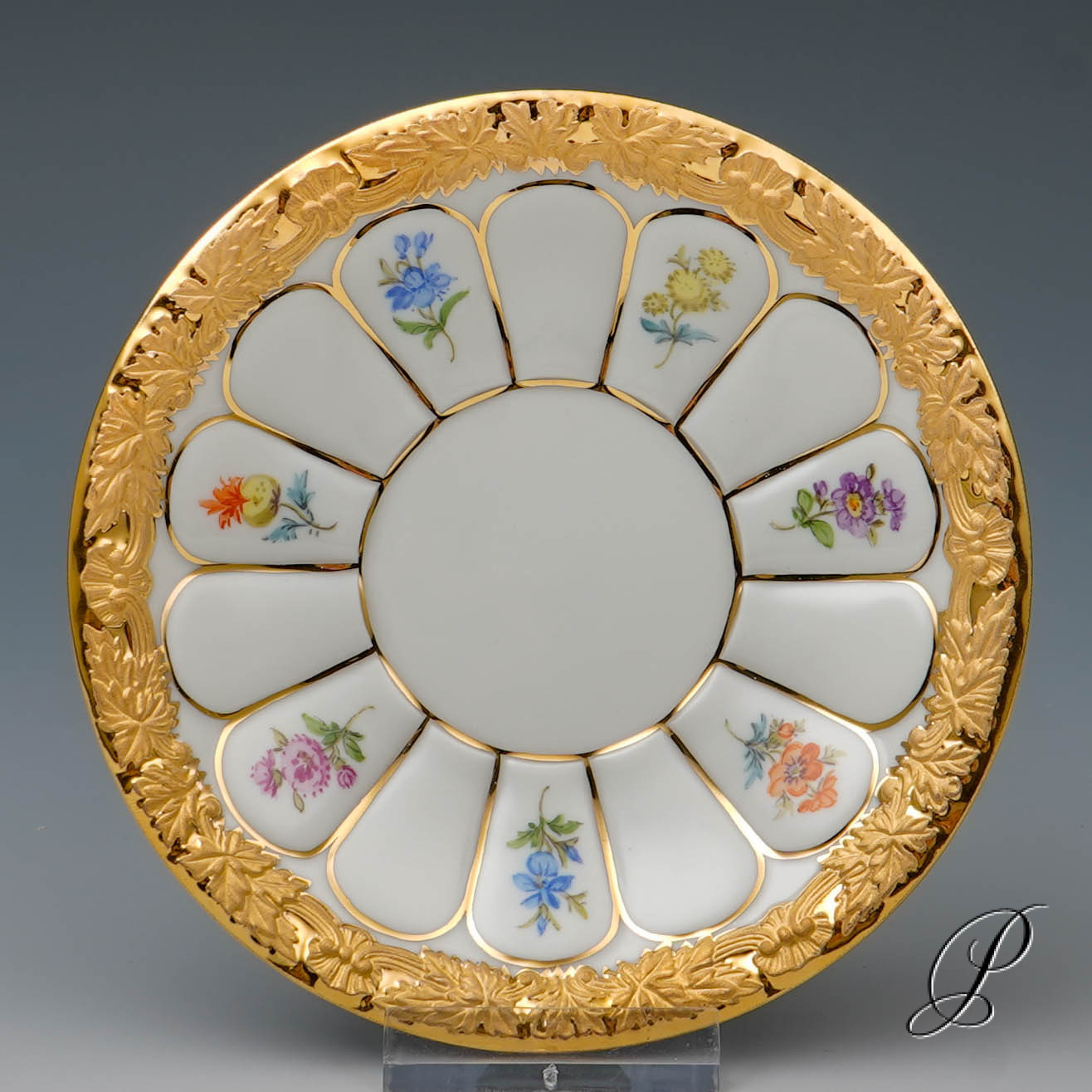 Prunk Mokkaservice Meissen 1.Wahl X-Form mit Streublümchen – Bild 21