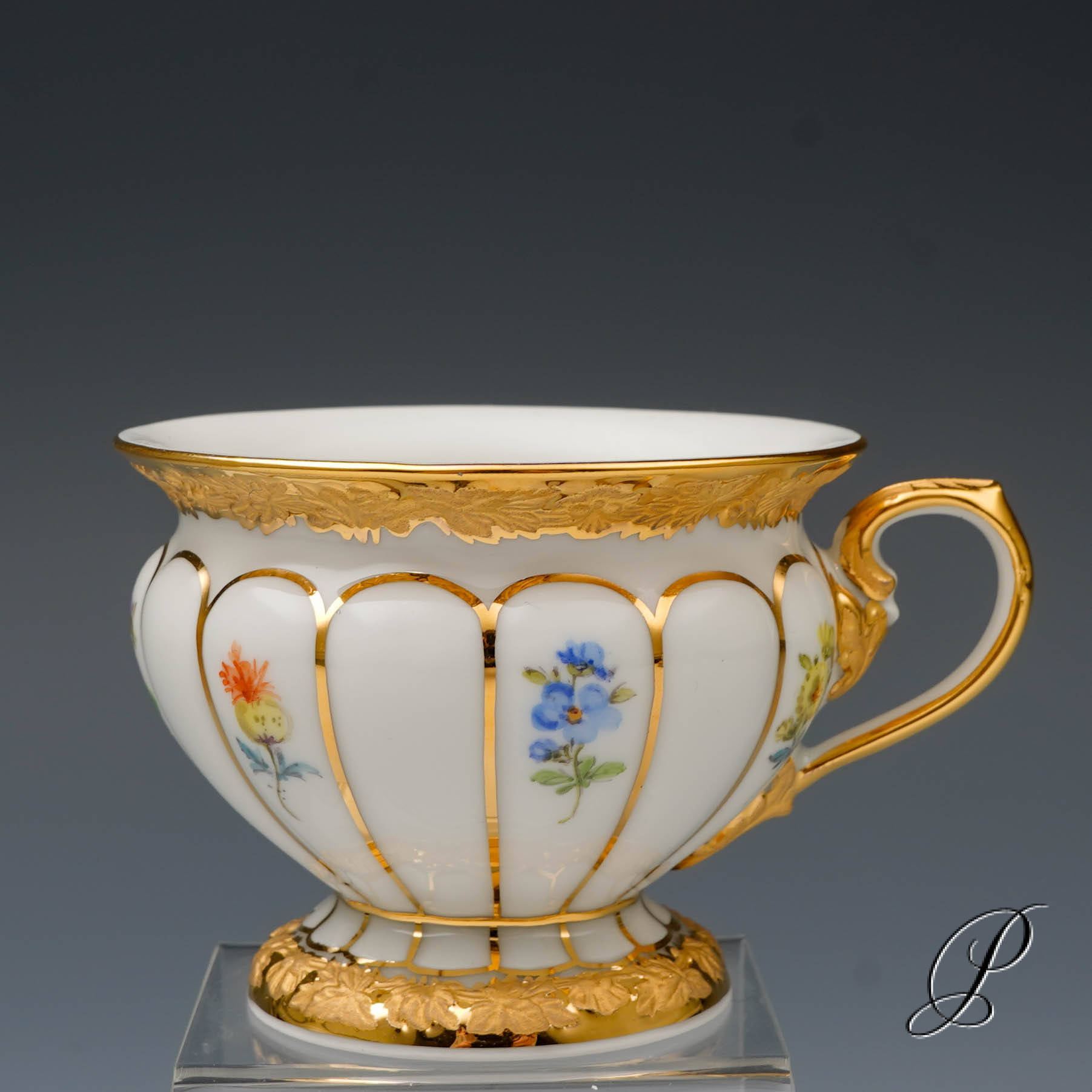 Prunk Mokkaservice Meissen 1.Wahl X-Form mit Streublümchen – Bild 22